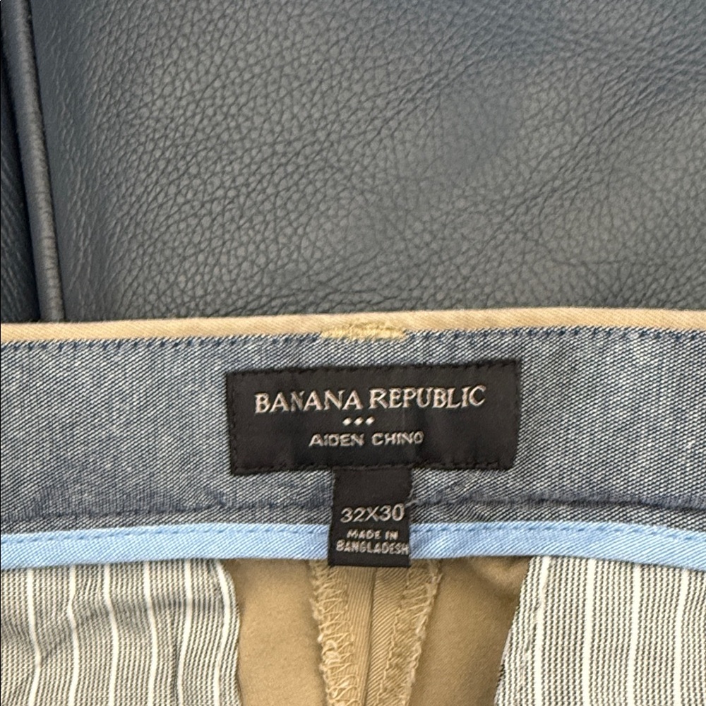 Banana Republic Men's Khaki Chinos - Picture 5 of 5
